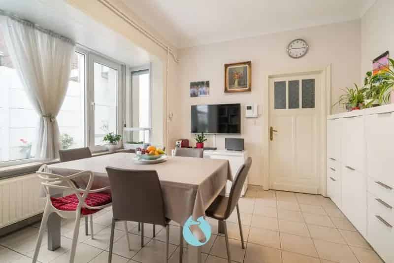 Ruime karaktervolle woning met tuin en garage