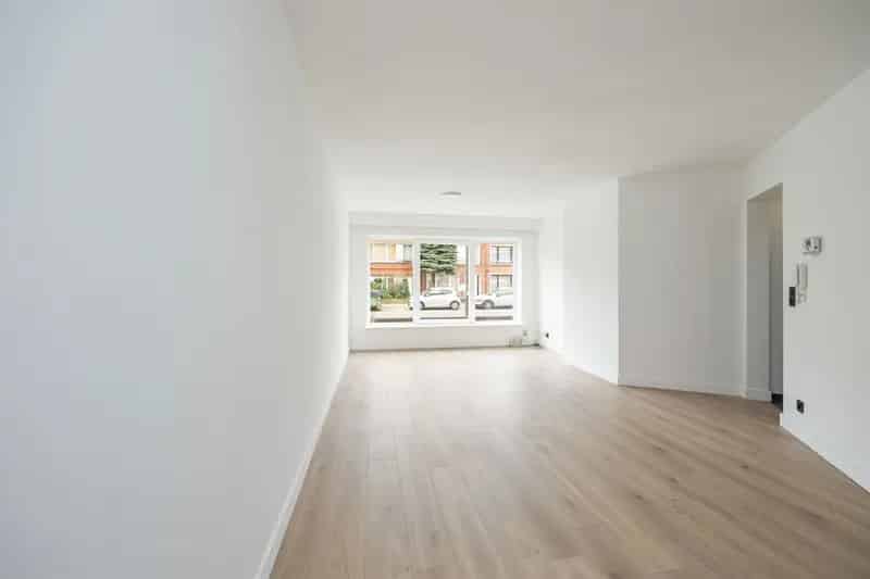 Gerenoveerd Appartement te huur Deurne Zuid 1 slaapkamer Garage
