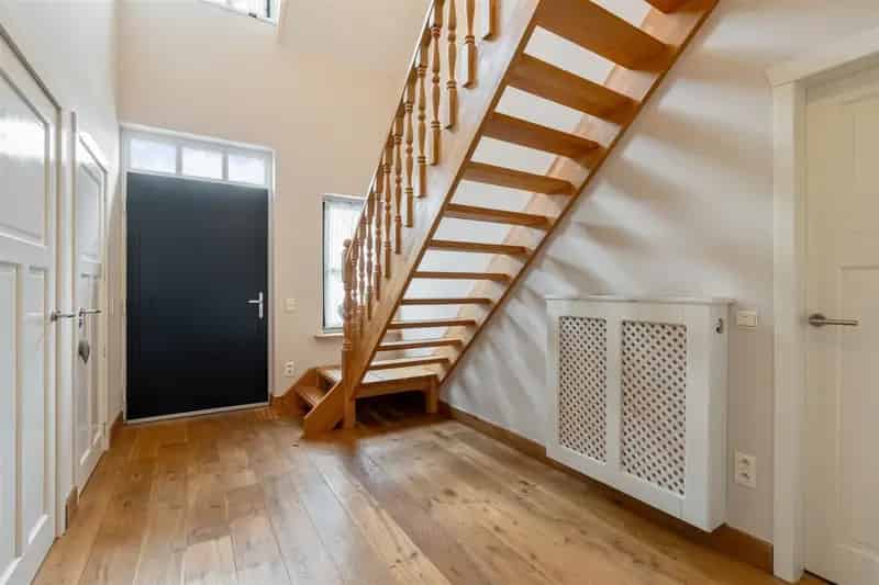 Ruime charmante woning op mooi perceel in groene omgeving