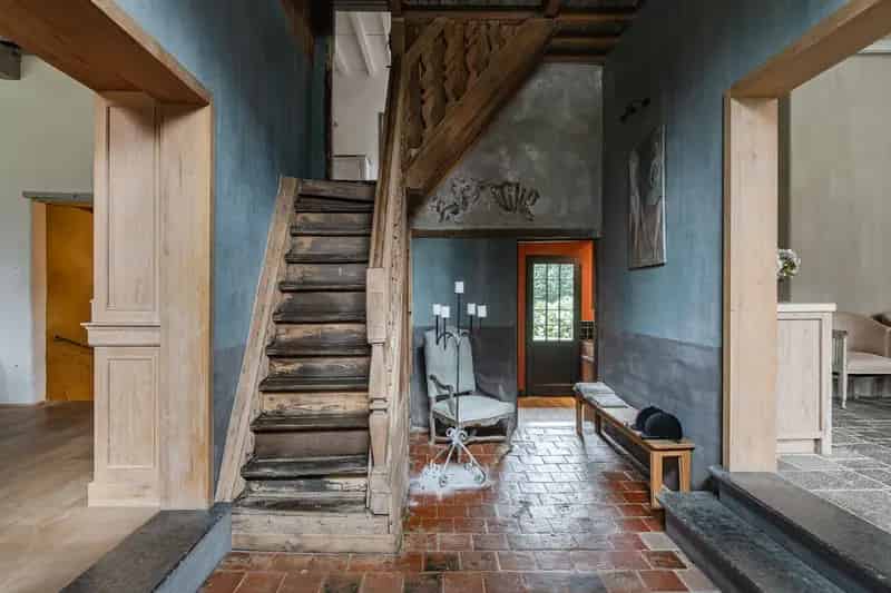 Historische hoeve met bijgebouwen!