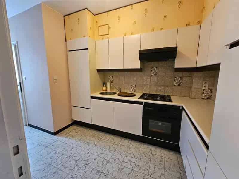 Ruime te renoveren woning met tuin!