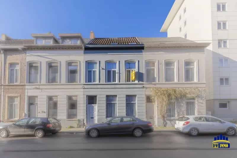 Ruime woning in het hart van Ledeberg met 5 slaapkamers te koop