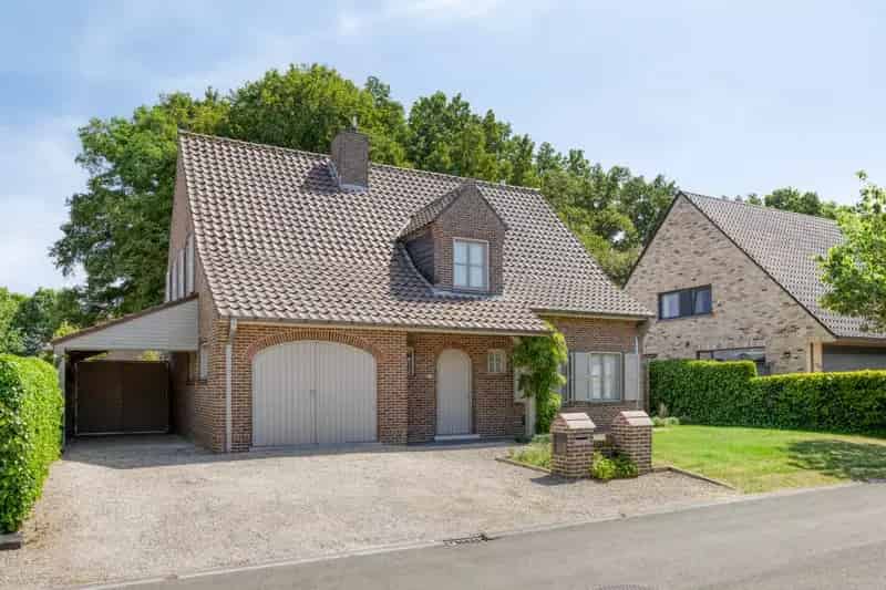 Huis te koop in Oostrozebeke