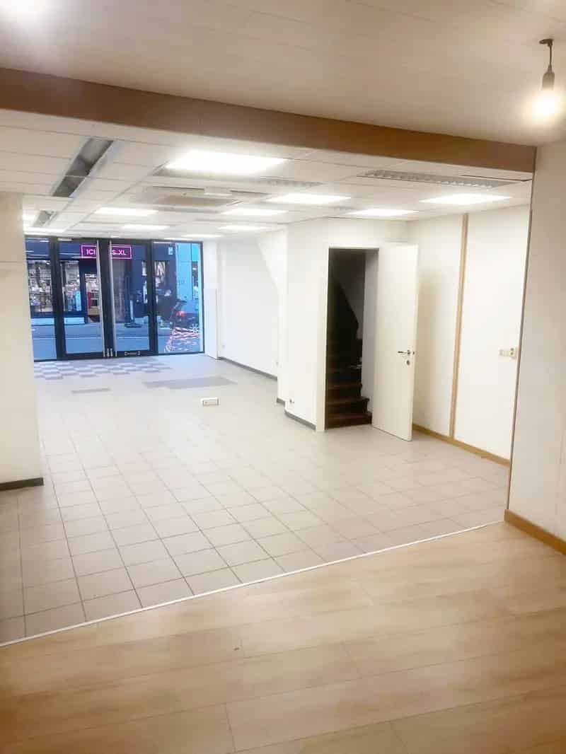 GERENOVEERD COMMERCIEEL PAND OUDENAARDSESTRAAT