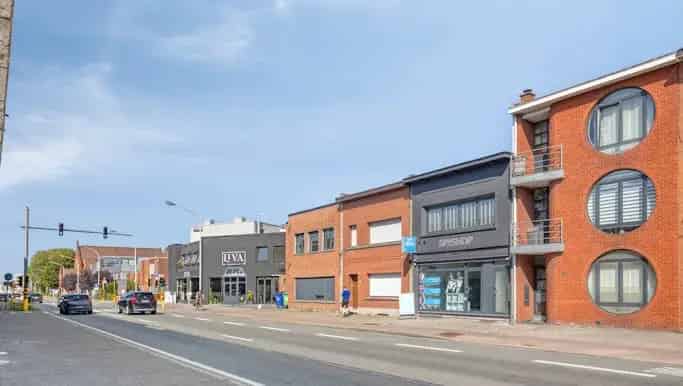 Handelspand met woonst te koop in Boomsesteenweg 363, Wilrijk - Dewaele