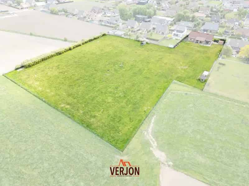 Riante villa op 13.722m2 met 6 slaapkamers, dubbele garage en prachtig vergezicht