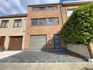 Villa te koop Drogenbos 165m2 4 slaapkamers tuin garage