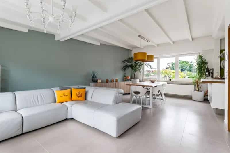 Instapklare woning met 3 slaapkamers, garage en tuin
