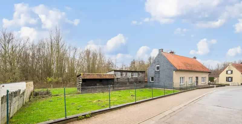 Landhuis op een perceel van 15are 10ca