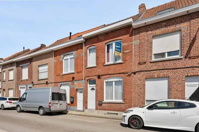 Instapklare/op te frissen woning aan de Leie