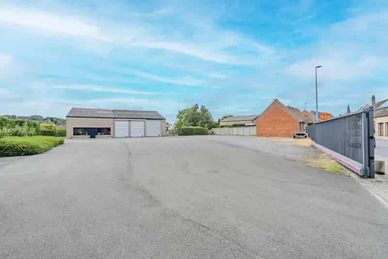 LOODS, BUREAU, WONING, OUDE HOEVE & BOUWGROND!