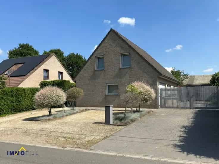 Huis Te Koop: Rustige woning met garage nabij Aalst