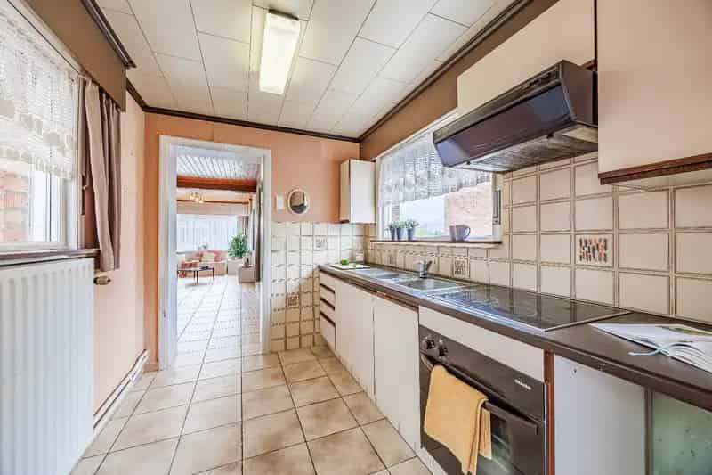 HOB met 3 slpks en garage op goede locatie
