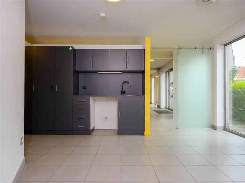 Zeer centraal gelegen gelijkvloerse kantoorruimte (117m²)  te Tielt