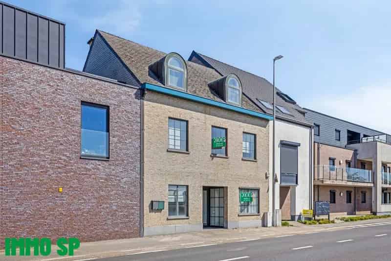Gelijkvloers Appartement te Huur  Gerenoveerd 2 slaapkamers