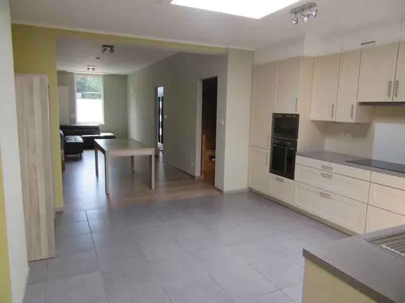 Huis te huur 3 slaapkamers tuin grote garage