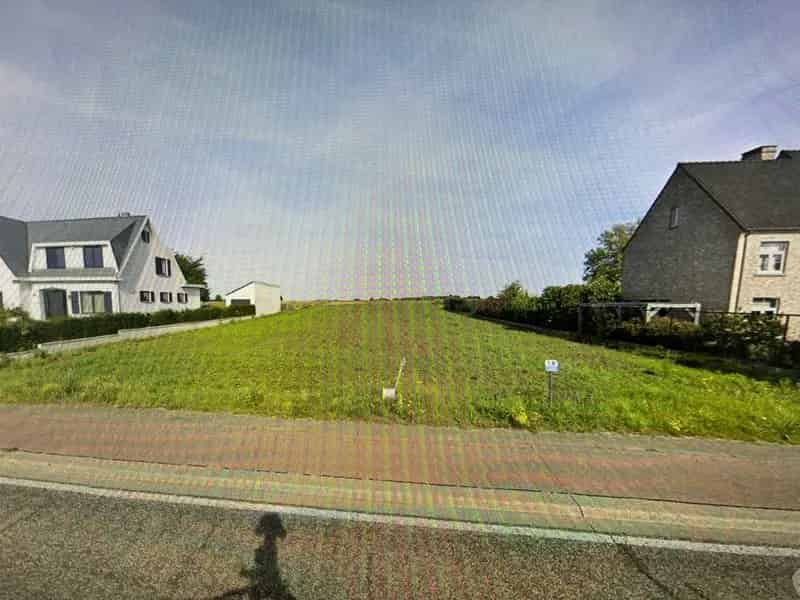 Ruime bouwgrond aan de Romeinse Kassei met een totale oppervlakte van 3068m² en een mooie breedte van +/- 26 meter!