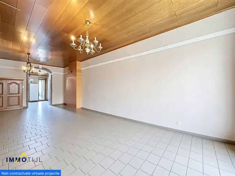 Goed gelegen renovatiewoning met tuin en parkeergelegenheid!
