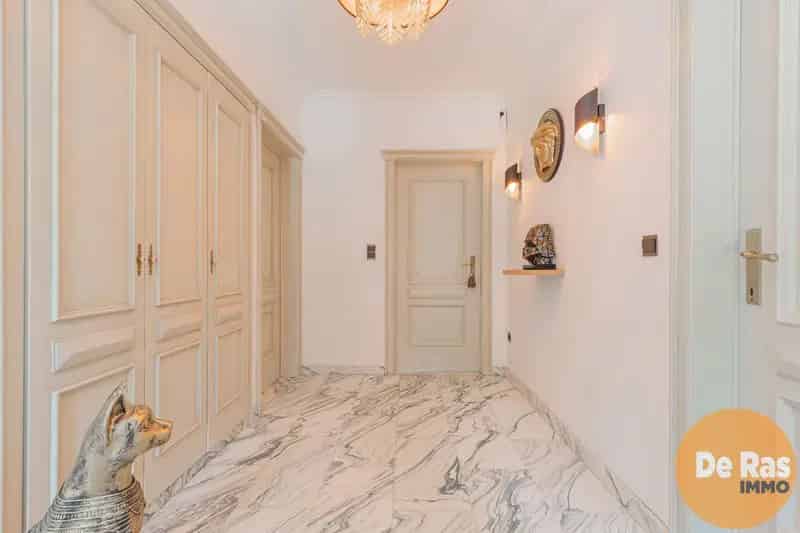 BURST – Ruime bungalow met zwembad en aparte woonruimte