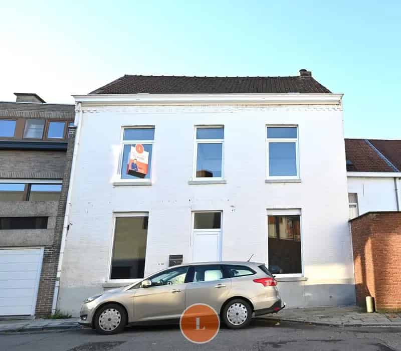 Ruime woning vlakbij het centrum van Menen
