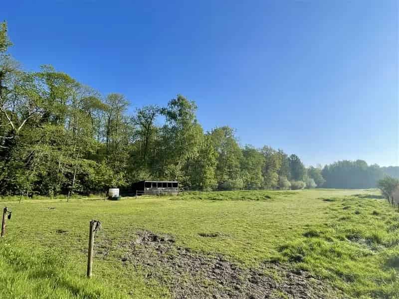 Weiland met Stal te Stekene 7370m2