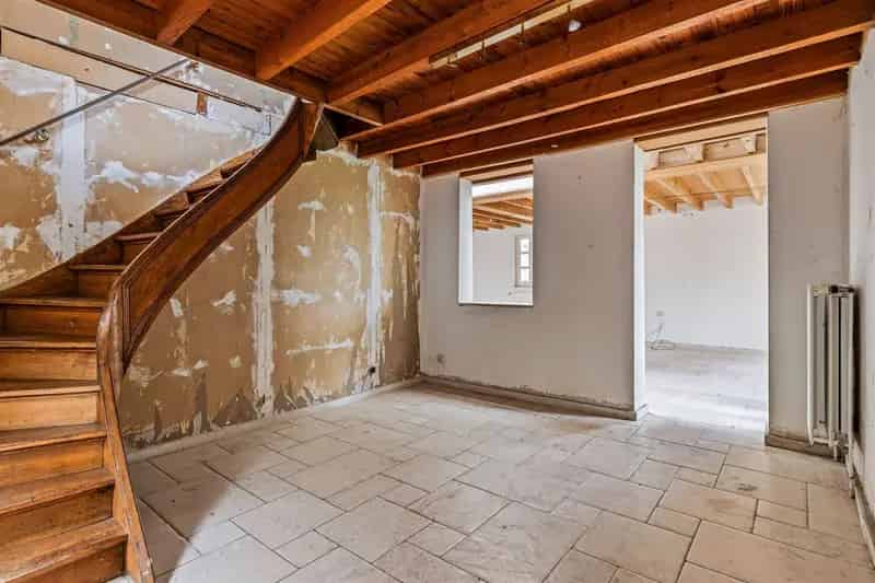 Renovatieproject in prachtige groene omgeving !