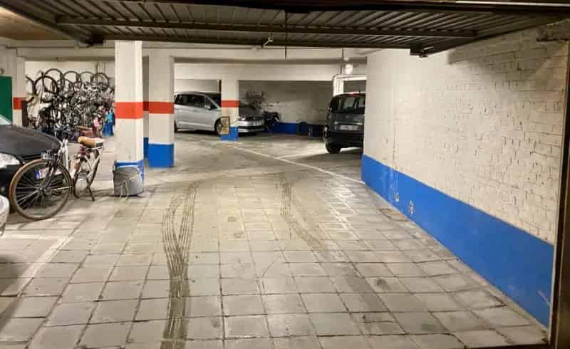 Overdekte autostaanplaats centrum Mechelen