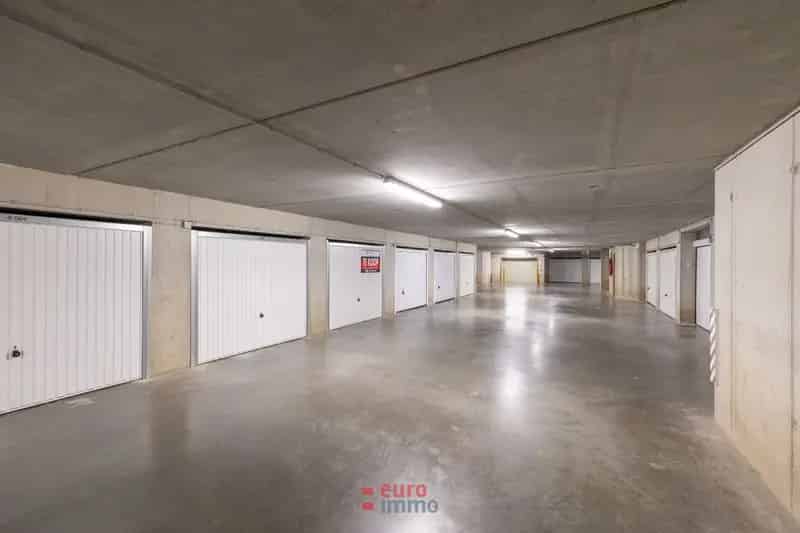 Goed gelegen garagebox aan het maritiem park