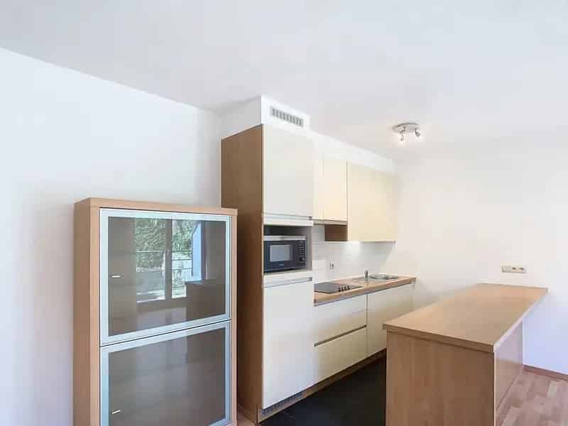2-slaapkamerappartement met terras in Ukkel