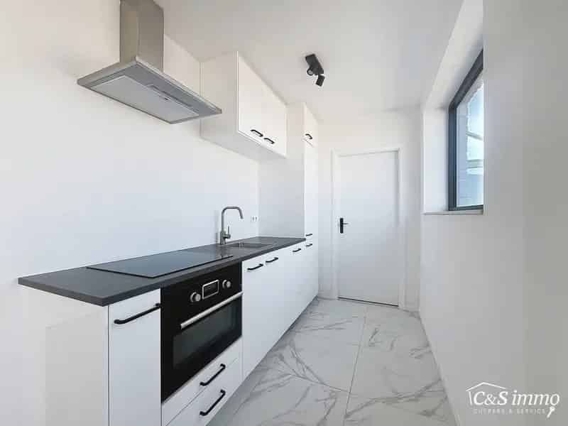 Gerenoveerd Dakappartement Antwerpen 1 Slaapkamer 30m2 Terras