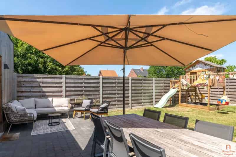 Volledig gerenoveerde woning met bijbouw en grote tuin