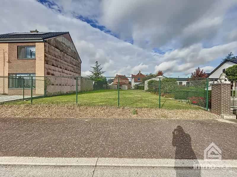 Grond met vergunning voor 3 appartementen op toplocatie in het centrum van Bocholt!