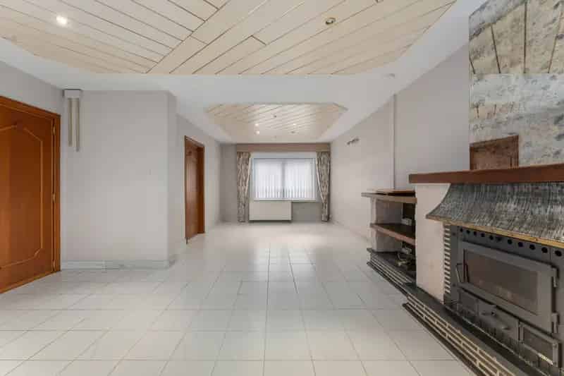 Te renoveren woning aan de rand van Deerlijk met zeer ruime garage op 262m2
