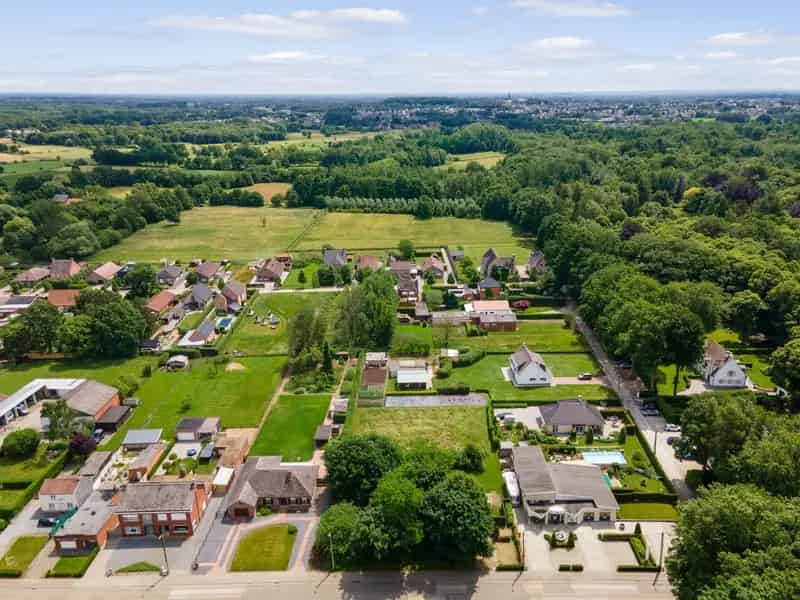 Bouwgrond voor halfopen bebouwing op perceel van 630 m² in rustige, groene omgeving