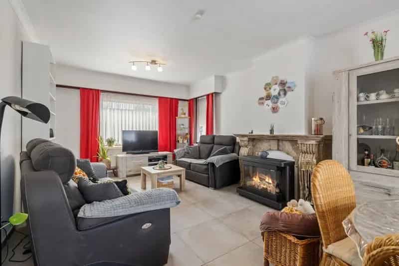 Huis te huur Sint-Niklaas: 3 slaapkamers, garage, tuin