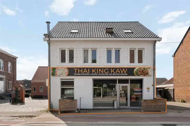 RUIM HANDELSPAND MET GOEDE VISIBILITEIT IN KOERSEL CENTRUM