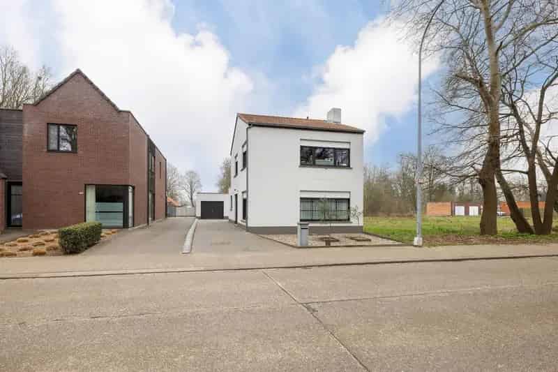 Instapklare woning met 3 slaapkamers op perceel van 445m²