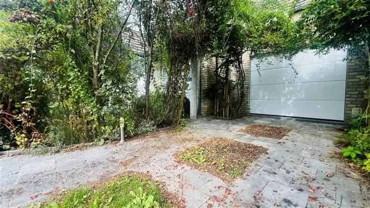 Huis Te Koop: Moderne Villa Nabij Dorpsplein