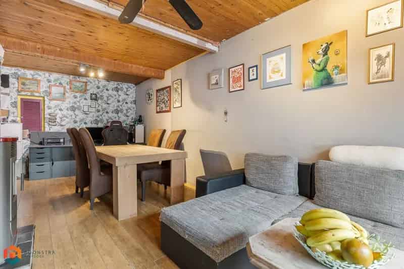 Te renoveren woning met 3 slpkrs te As