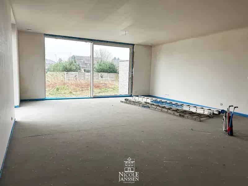Nieuwbouwwoning in casco plus afwerking