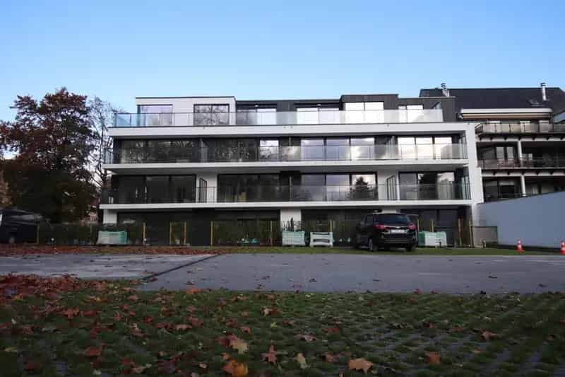 STAANPLAATS TE CENTRUM ZWEVEGEM