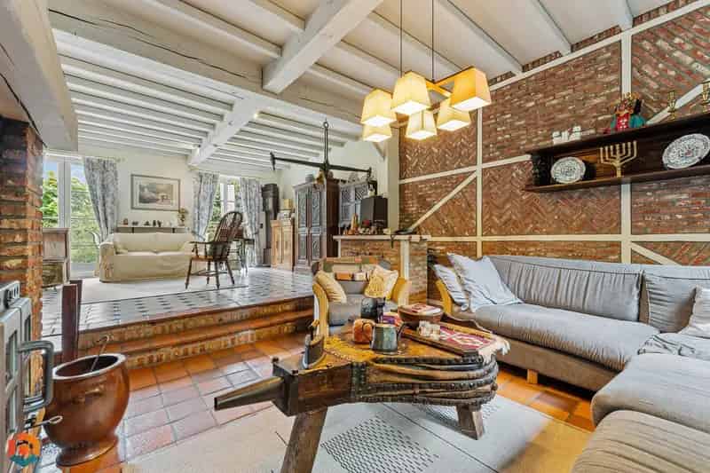 Villa met prachtige tuin en 3 slpkrs