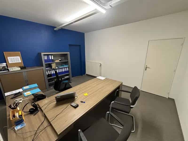 Ruim kantoorgebouw op toplocatie in Meerhout