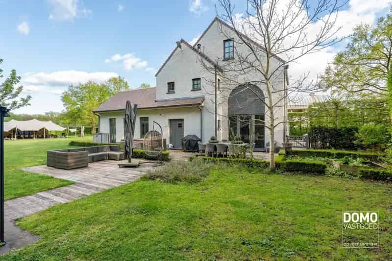 Exclusieve villa, zeer rustig gelegen, aan de groene bossen van Bolderberg.