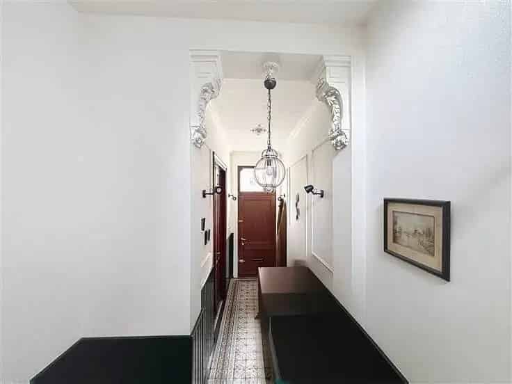 Herenhuis te Koop: Elegant Gerenoveerd Landhuis met Tuin