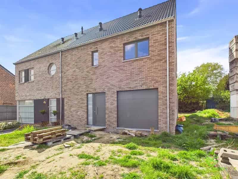 Ruime nieuwbouwwoning met 4/5 slpk en 2/3 badk!