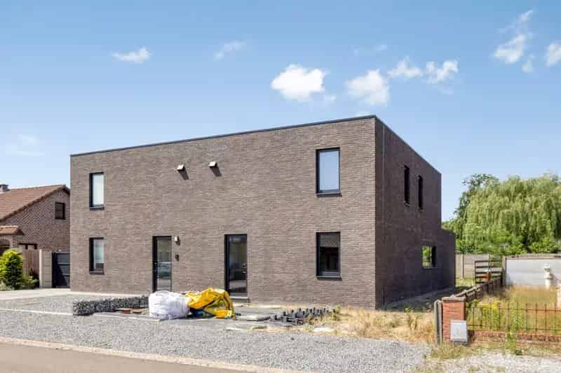 Nieuwbouwwoning ZONDER BTW met tal van materiaal inbegrepen (registratierecht 2%)