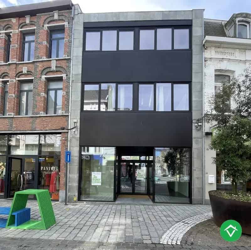 Centraal gelegen handelspand (129m²) in het centrum van Roeselare
