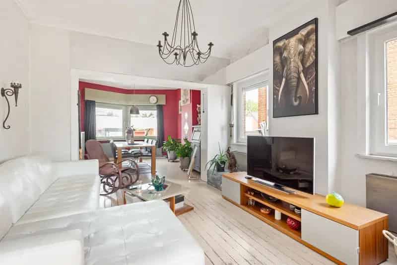 Te renoveren woning (187 m²) met 3 slaapkamers en tuin te koop!