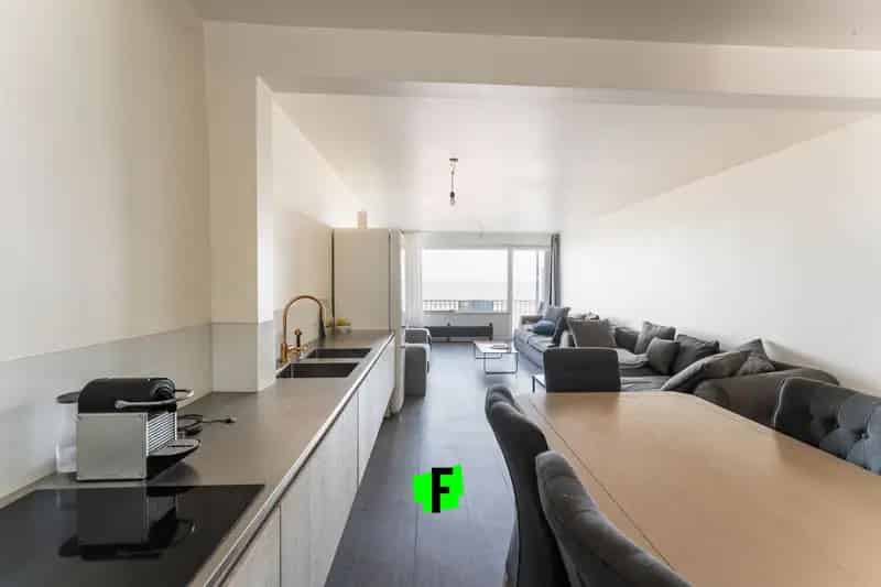 Instapklaar appartement met twee terrassen en frontaal zeezicht